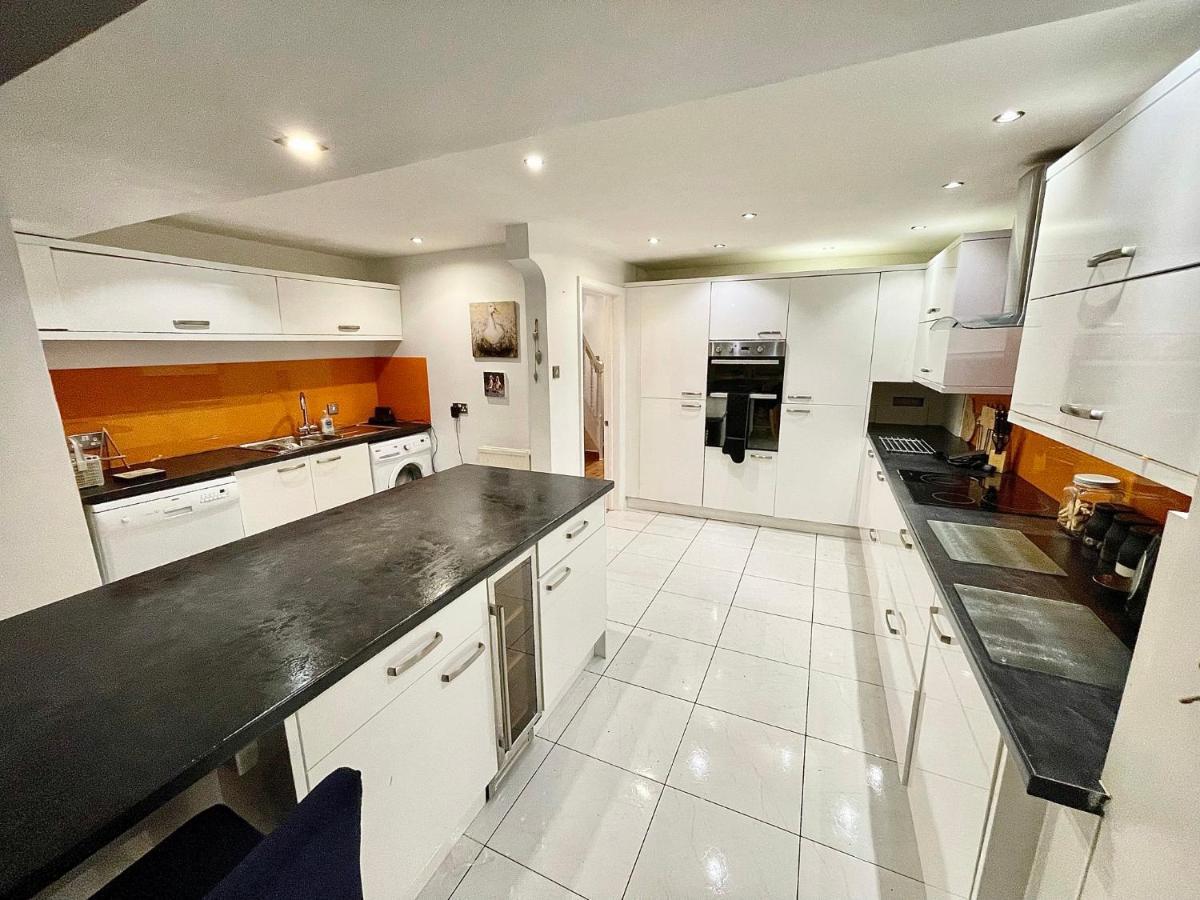 Penderi House Usk With Cymru Holidays Ngoại thất bức ảnh